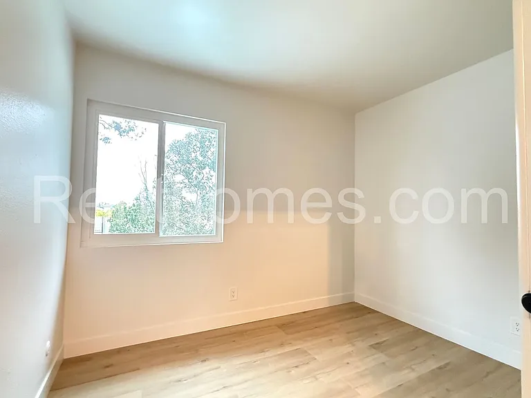 9342 Twin Mountain Cir — Photo 16