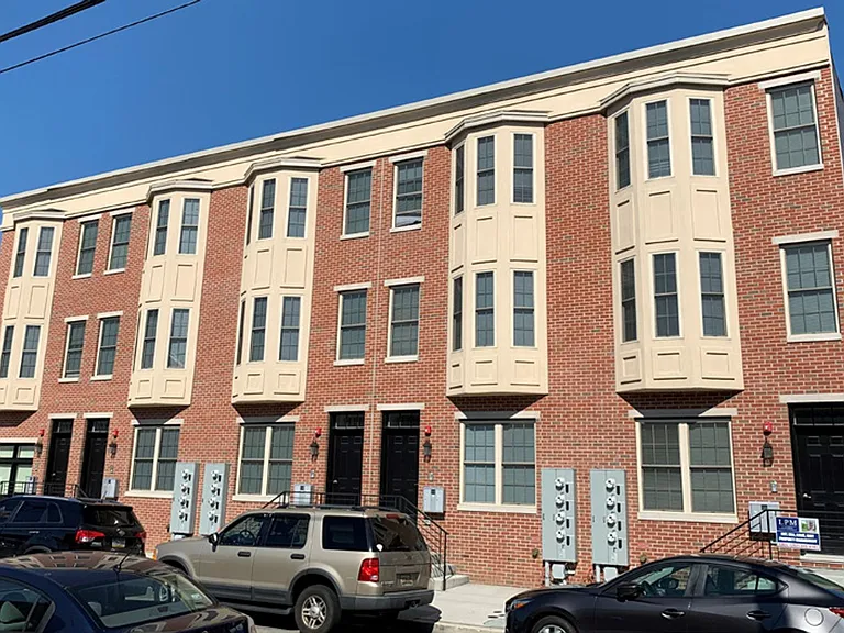 Venango Apartments — Photo 15