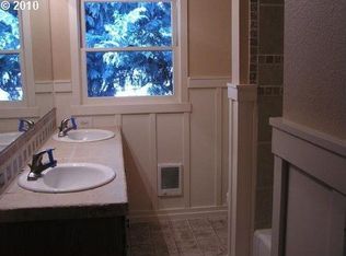 11716 NW Lakeshore Ave, Vancouver, WA 98685