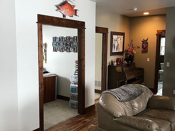 5th image of 283 Parklands Trl