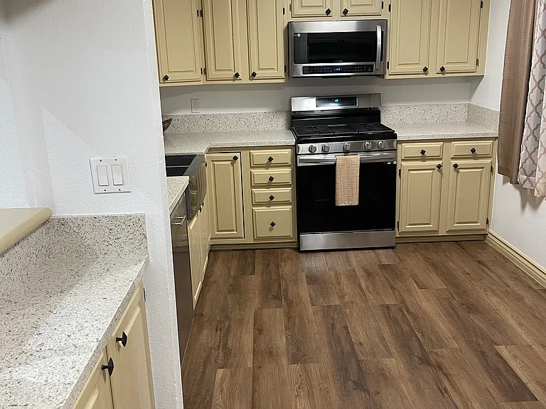 9950 Topanga Canyon Blvd #33 — Photo 11