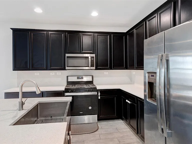 420 Winding Hollow Ln — Photo 7