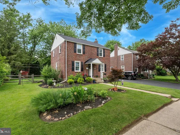 2530 Woodleigh Rd, Havertown, PA 19083