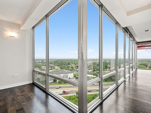 3rd image of 9655 Woods Dr Unit 1810
