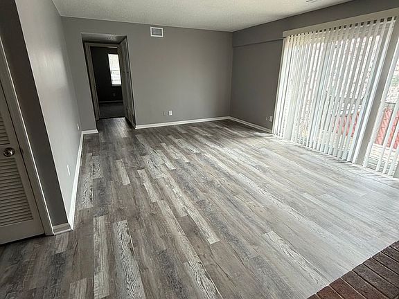 4th image of 210-214 E 43rd St #212-6