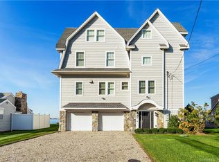 17 West Rd, Clinton, CT 06413