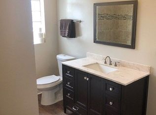 373 Desplaines Ave, Riverside, IL 60546