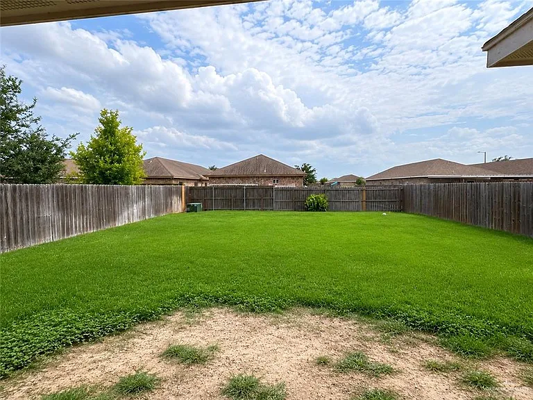 2708 E Imperial Oaks Dr — Photo 13