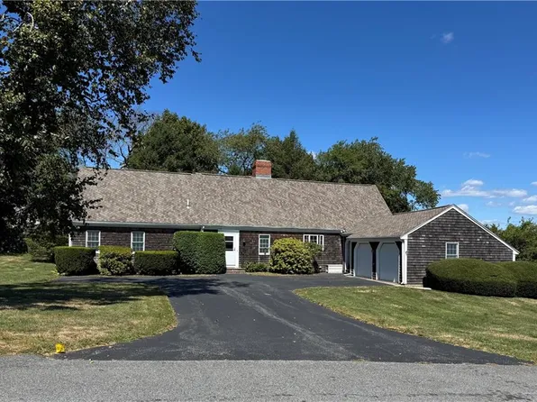 56 Holman St, Portsmouth, RI 02871