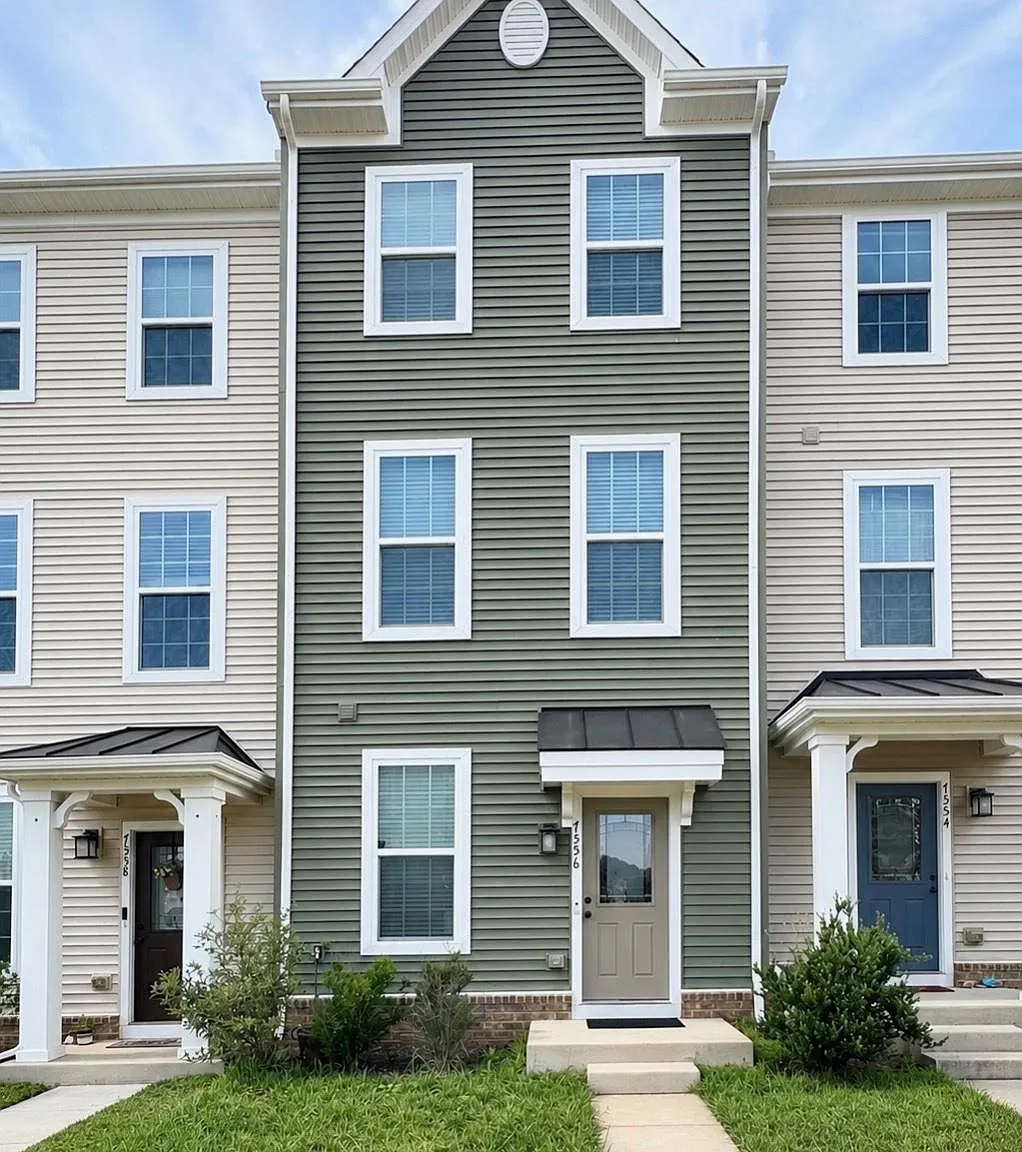 3 bed, 3.0 bath, 1504 sqft, $2,800 — Photo 1