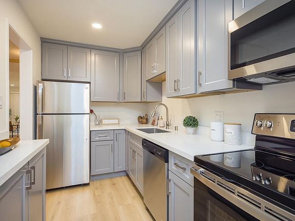 5th image of 815 N Humboldt St APT 303