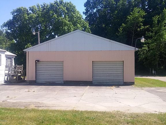 3rd image of 8190 108th St SE
