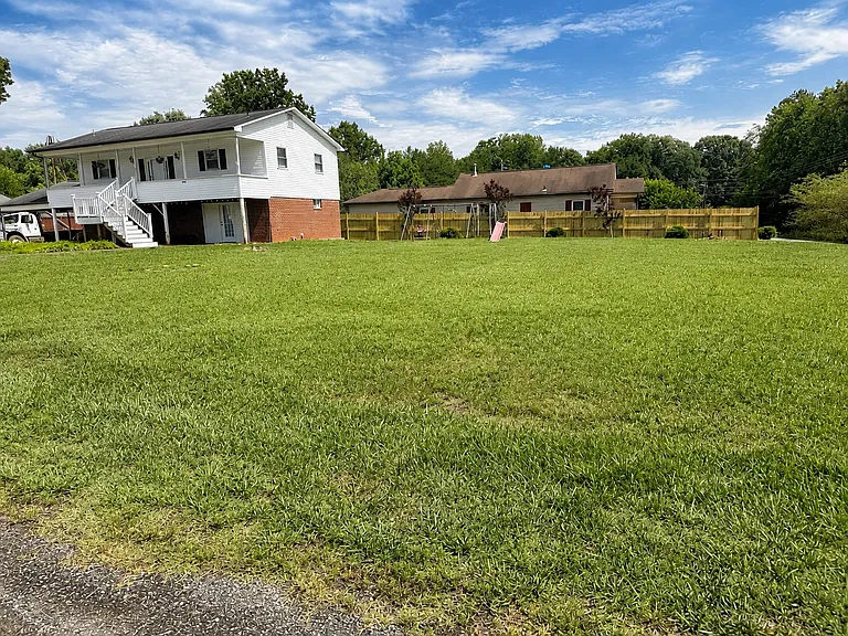 2986 Green Pasture Ln — Photo 2