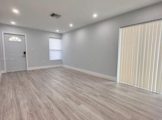 8432 SW 38th St #4, Miami, FL 33155