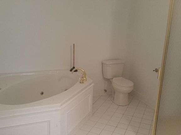5th image of 2615 Fairway Dr
