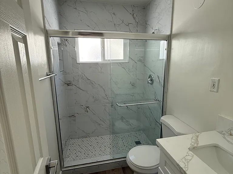 22861 Saticoy St — Photo 13