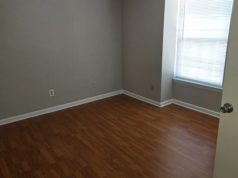 1649 Arlyn Cir #M — Photo 12