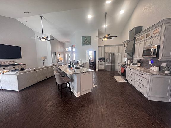 4th image of 14218 Silver Lakes Cir