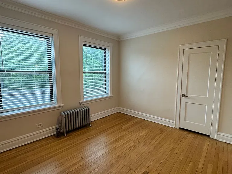 605 Hinman — Photo 16