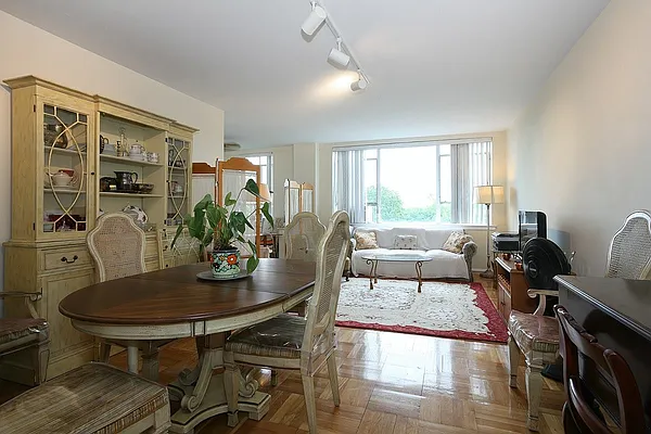 Sold by REMAX Distinguished Homes | media 35