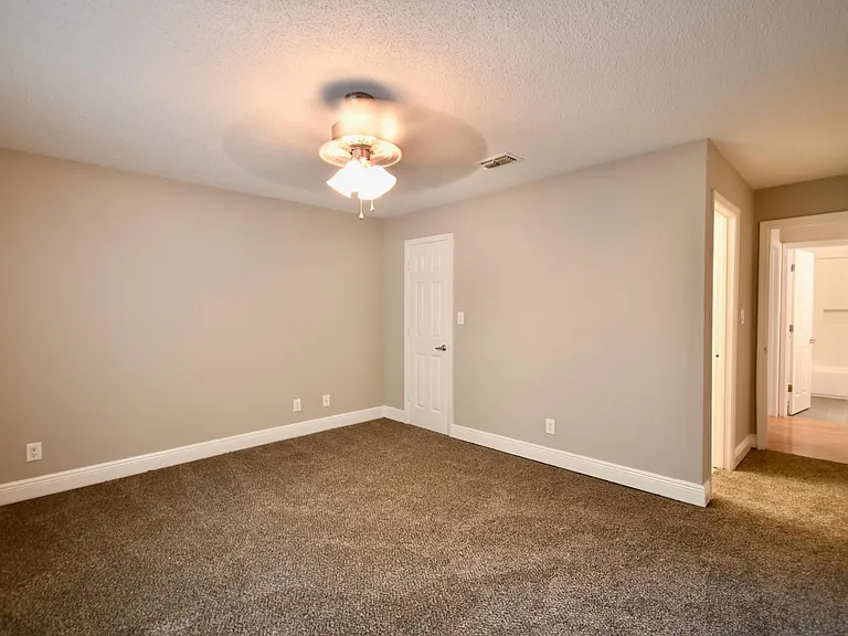 8308 Santa Fe Pkwy — Photo 18
