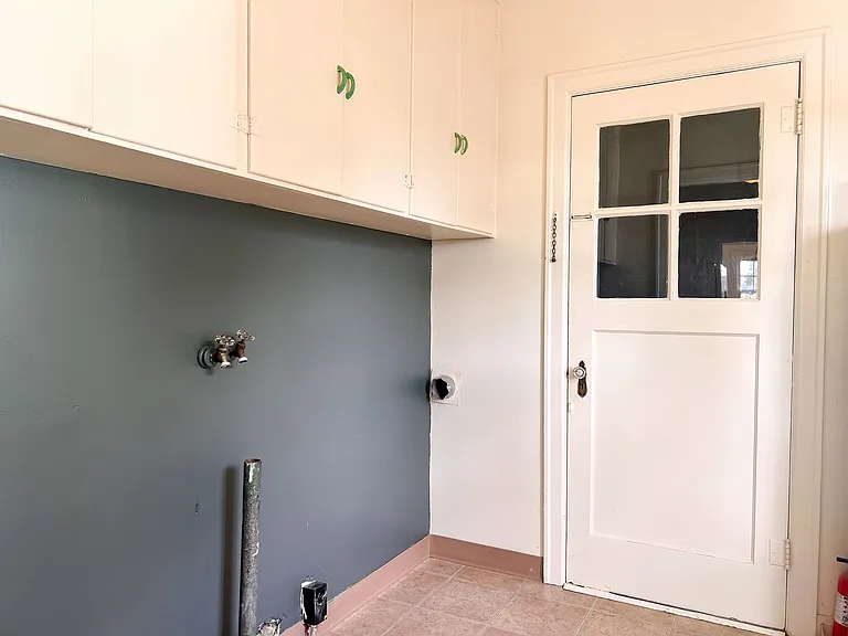 165 W Ash St — Photo 7