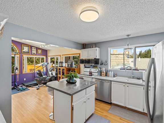 4th image of 182 Jasper Dr