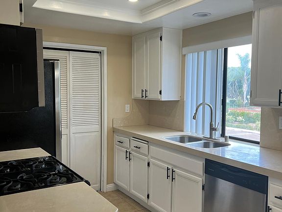 5th image of 18 Brandy Ln