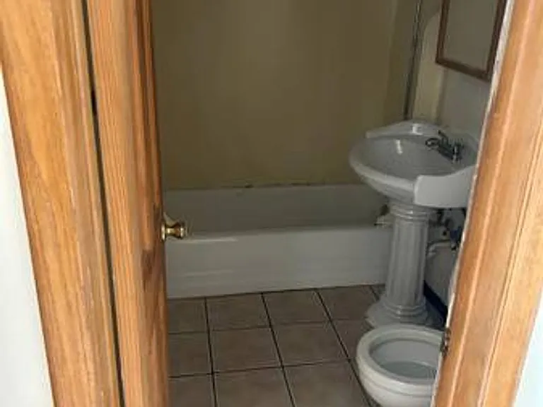 1846 Walnut St — Photo 16