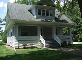 418 S Central St, Gilman, IL 60938