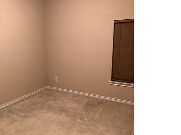 3rd image of 203 Timbershade Dr