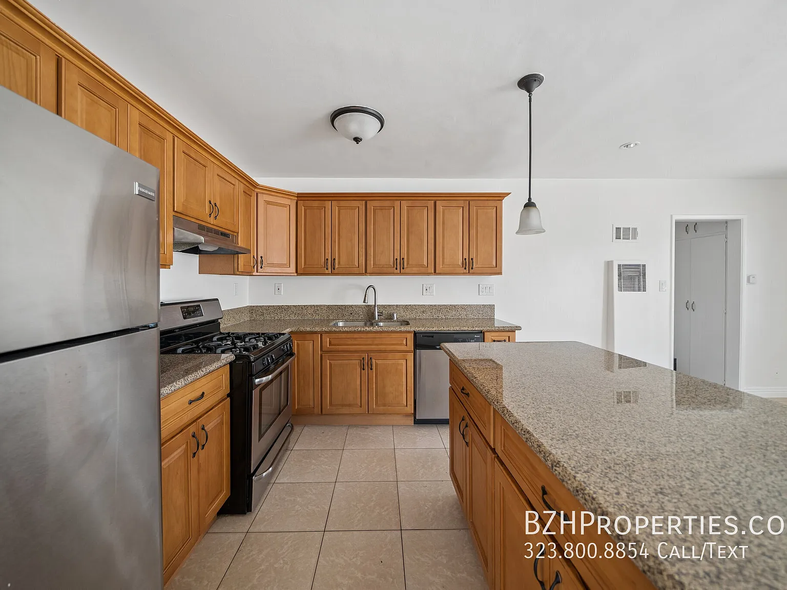 7209 Willoughby Ave — Photo 3