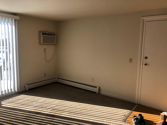 2nd image of 10 Losson Garden Dr #10