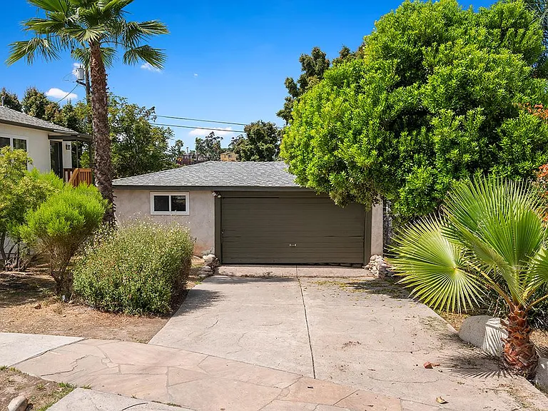 7170 Hybeth Dr — Photo 31