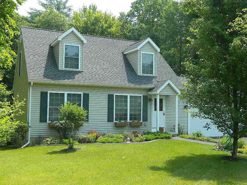1st image of 8 Musket Dr