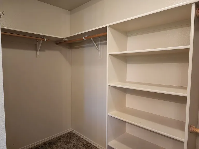 10001 W Irving St — Photo 12