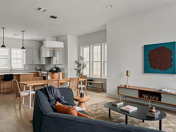 3rd image of 2209 Woodland Ave #1202