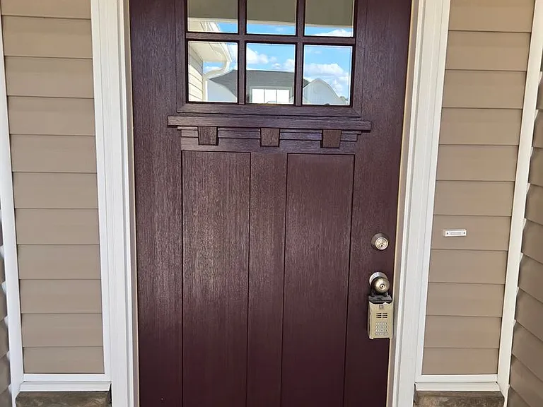918 Uplands Ln — Photo 3