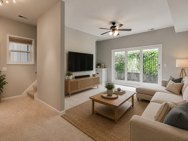 1267 N Honore St #1 — Photo 8