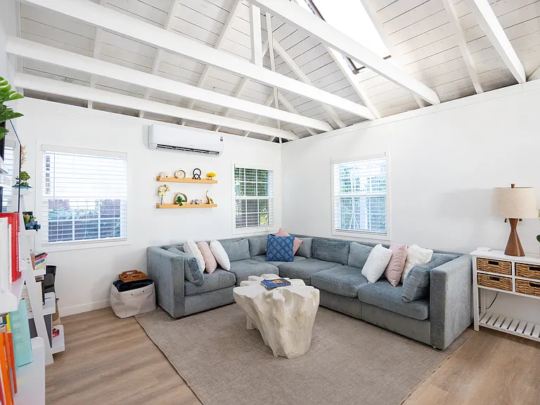 708 Machado Dr — Photo 9