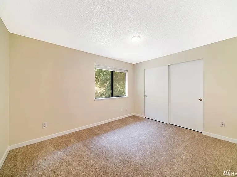 Royal View Apartments — Photo 15
