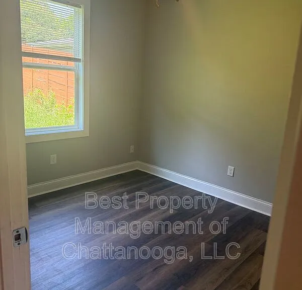5325 Lee Ave — Photo 7