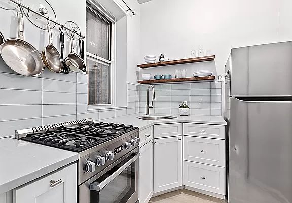 3rd image of 326 W 83rd St APT 1A