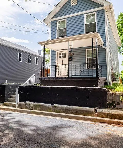 5337 Hayes St NE — Photo 1