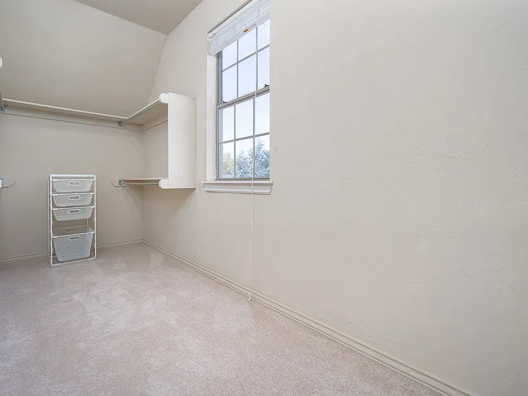 1032 W Lindsey St #A — Photo 25