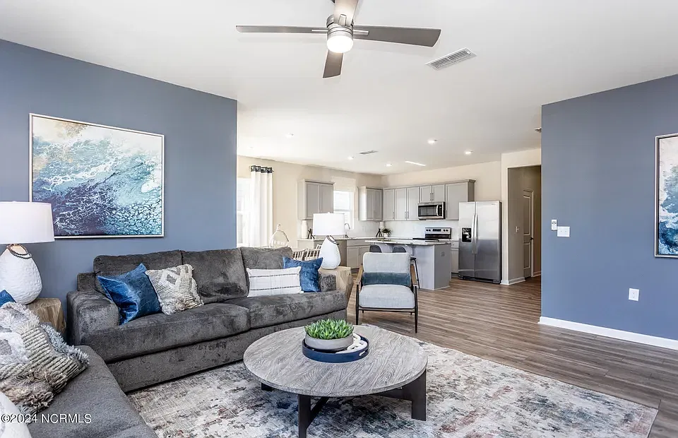 4 bed, 1775 sqft, $2,100 — Photo 3