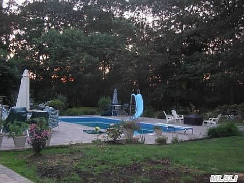 3rd image of 91 Darrow Ln