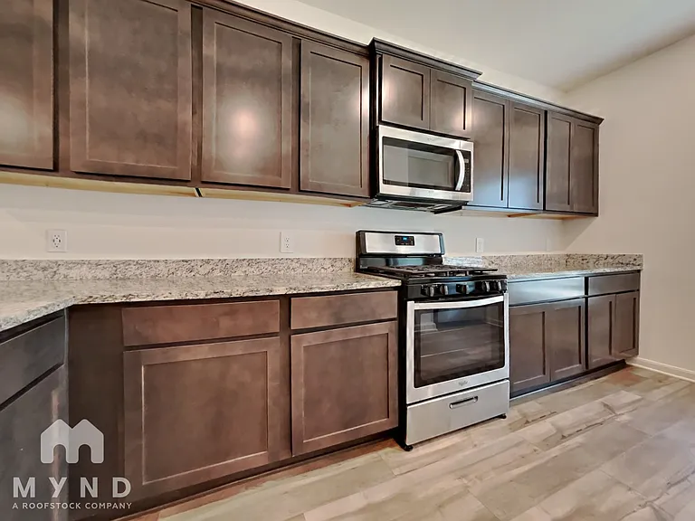3014 Boran Dr — Photo 2