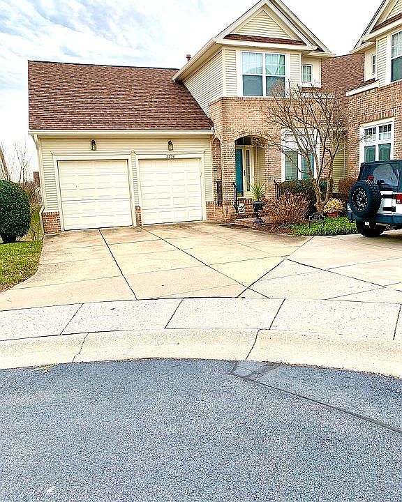 Welcome to 2256 Merion Pond
