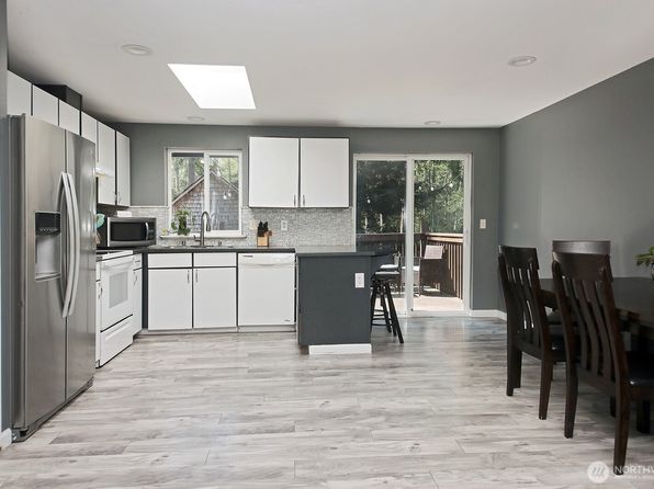 7818 Songbird Way, Clinton, WA 98236